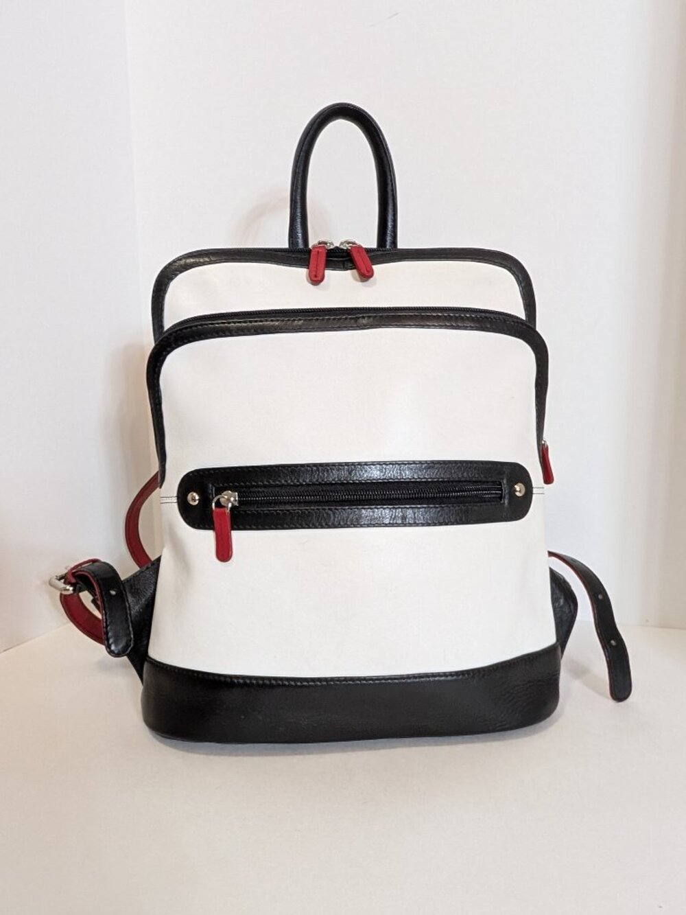 ili New York White Leather Mini Backpack – Black & Red Trim - Picture 2 of 14